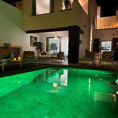 Welcome To Villa Bali A Luxurious Modern Getaway 洛斯克里斯蒂亚诺斯 外观 照片