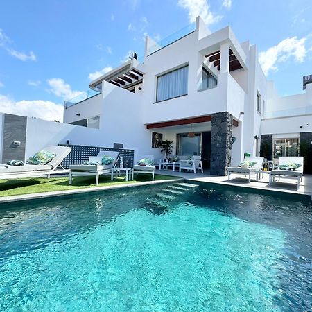 Welcome To Villa Bali A Luxurious Modern Getaway 洛斯克里斯蒂亚诺斯 外观 照片