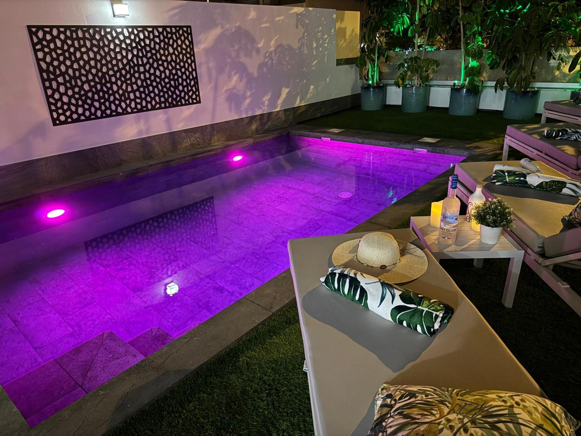 Welcome To Villa Bali A Luxurious Modern Getaway 洛斯克里斯蒂亚诺斯 外观 照片