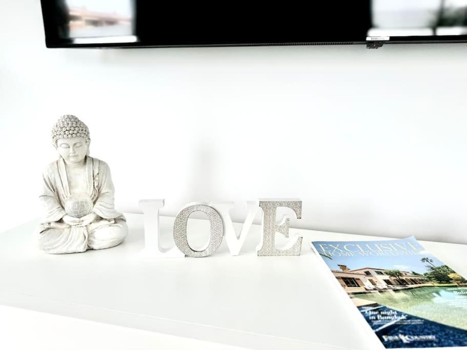 Welcome To Villa Bali A Luxurious Modern Getaway 洛斯克里斯蒂亚诺斯 外观 照片