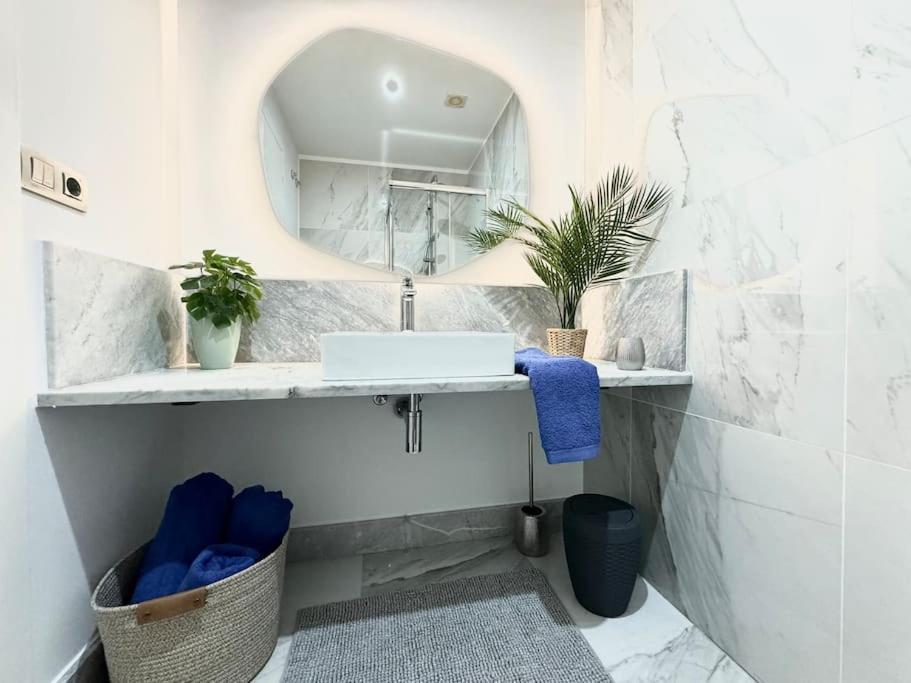 Welcome To Villa Bali A Luxurious Modern Getaway 洛斯克里斯蒂亚诺斯 外观 照片